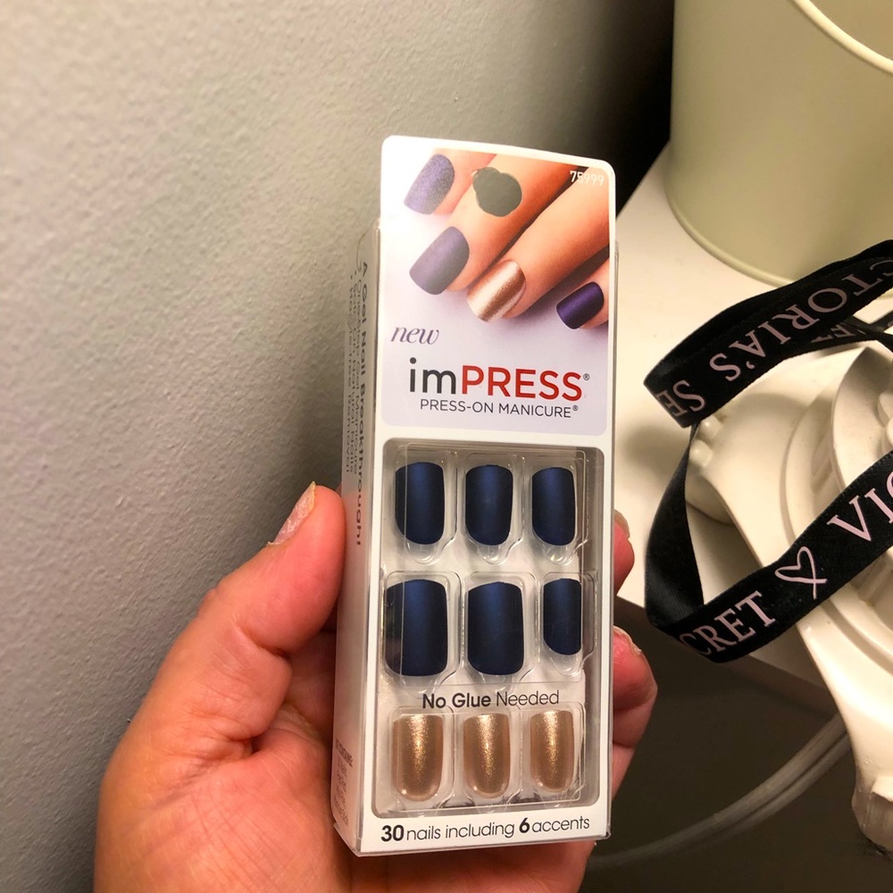 imPRESS NAILS